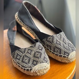 Sperry Black Patterned Espadrille Flats with Natural Jute Trim